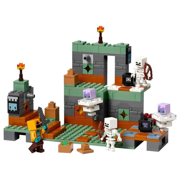 LEGO(R) Minecraft(R) The Trail Chamber alternate view
