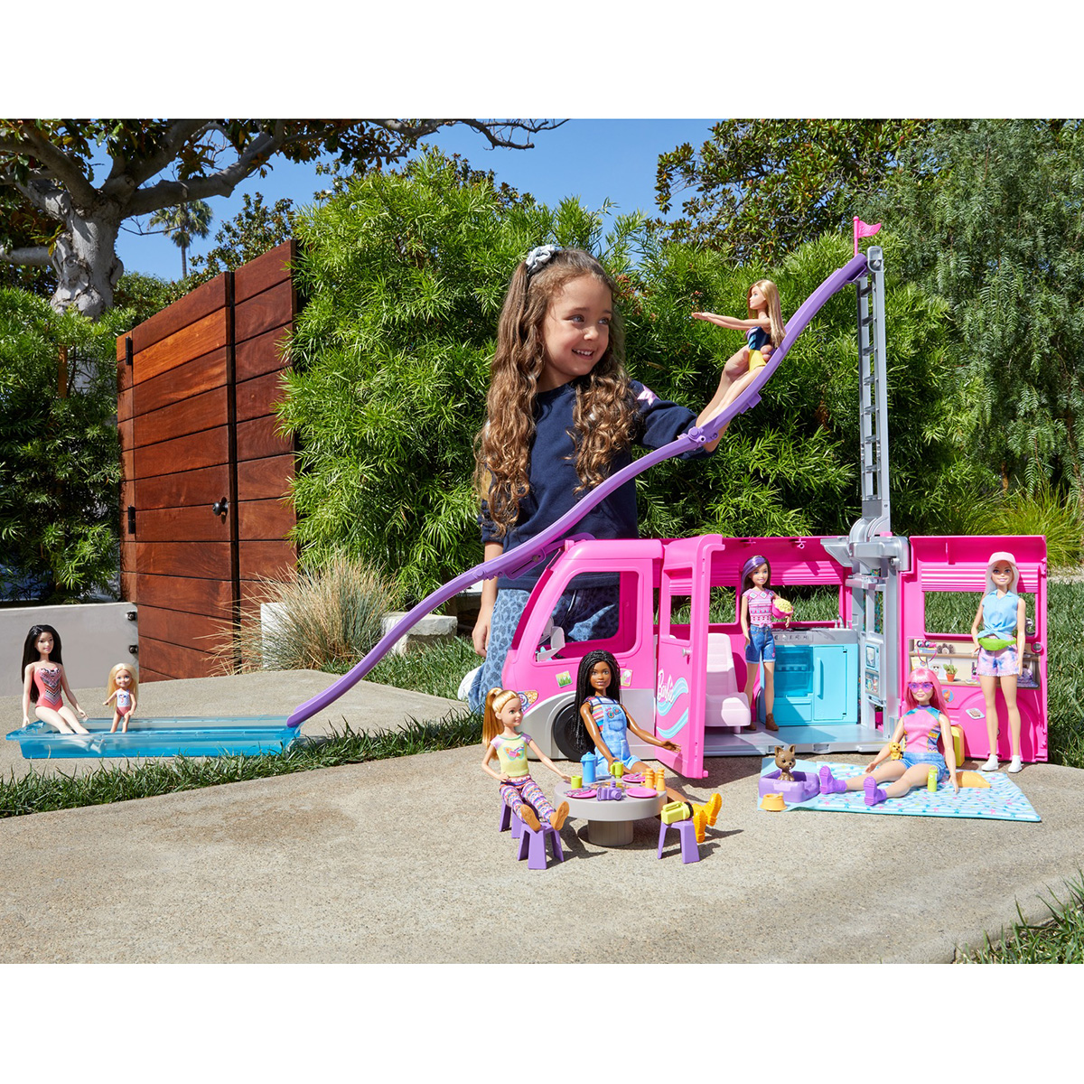 Barbie(R) 3-in-1 Dream Camper(tm) Playset