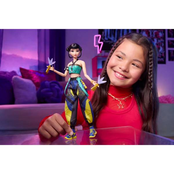 Mattel(R) KPOP Demon Hunters Zoey Fashion Doll alternate view
