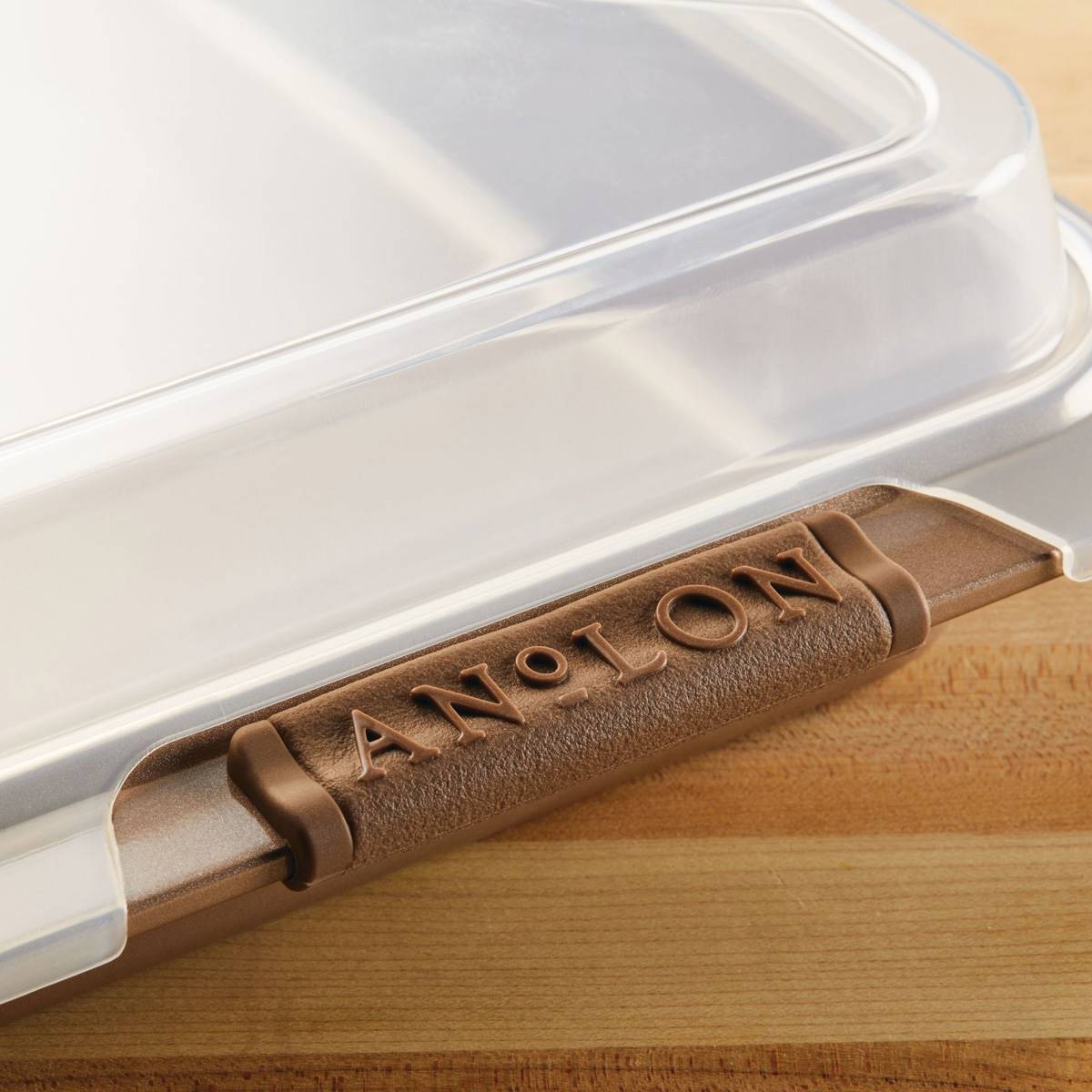 Anolon(R) Advanced Nonstick Bakeware Cake Pan &Lid & Silicone Grip