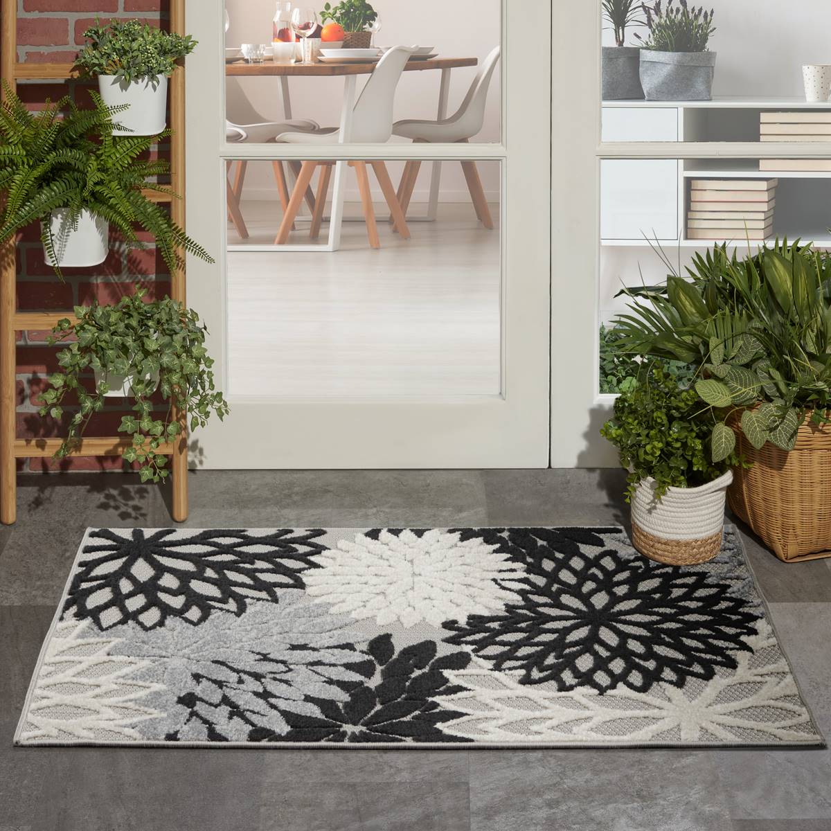 Nourison Aloha Monochrome Tropical Indoor/Outdoor Area Rug