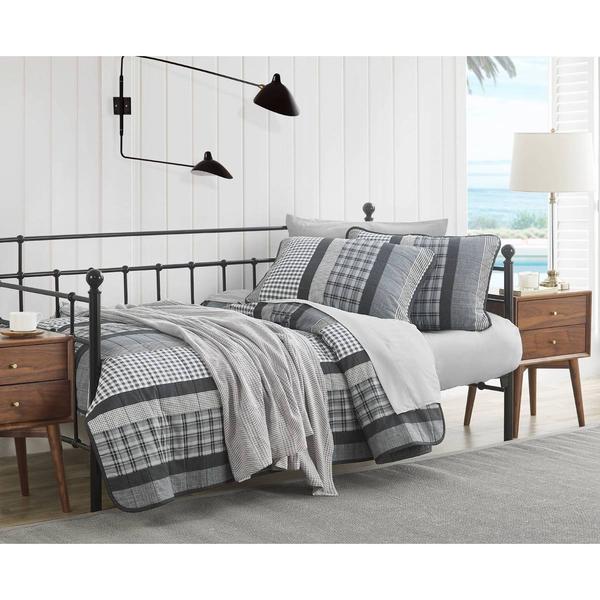 Nautica Gulf Shores 136 Thread Count Reversible Quilt Set alternate view