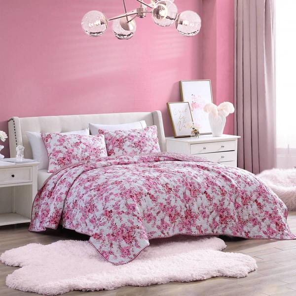 Betsey Johnson Floral Vineyard 3pc. Reversible Quilt Set