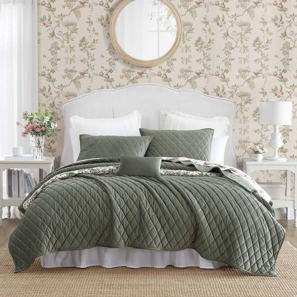 Laura Ashley(R) Solid Diamond Stitch Velvet-Textured 3pc. Quilt Set