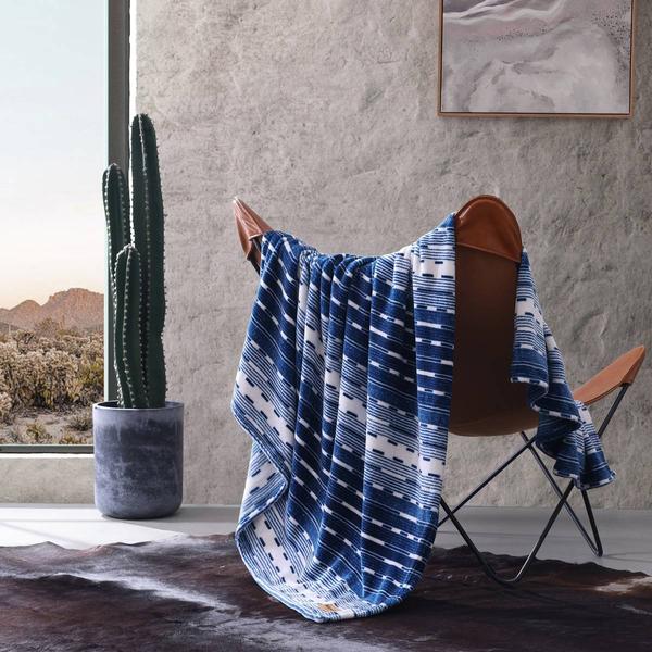 Wrangler Logan Stripe Plush Fleece Throw alternate view