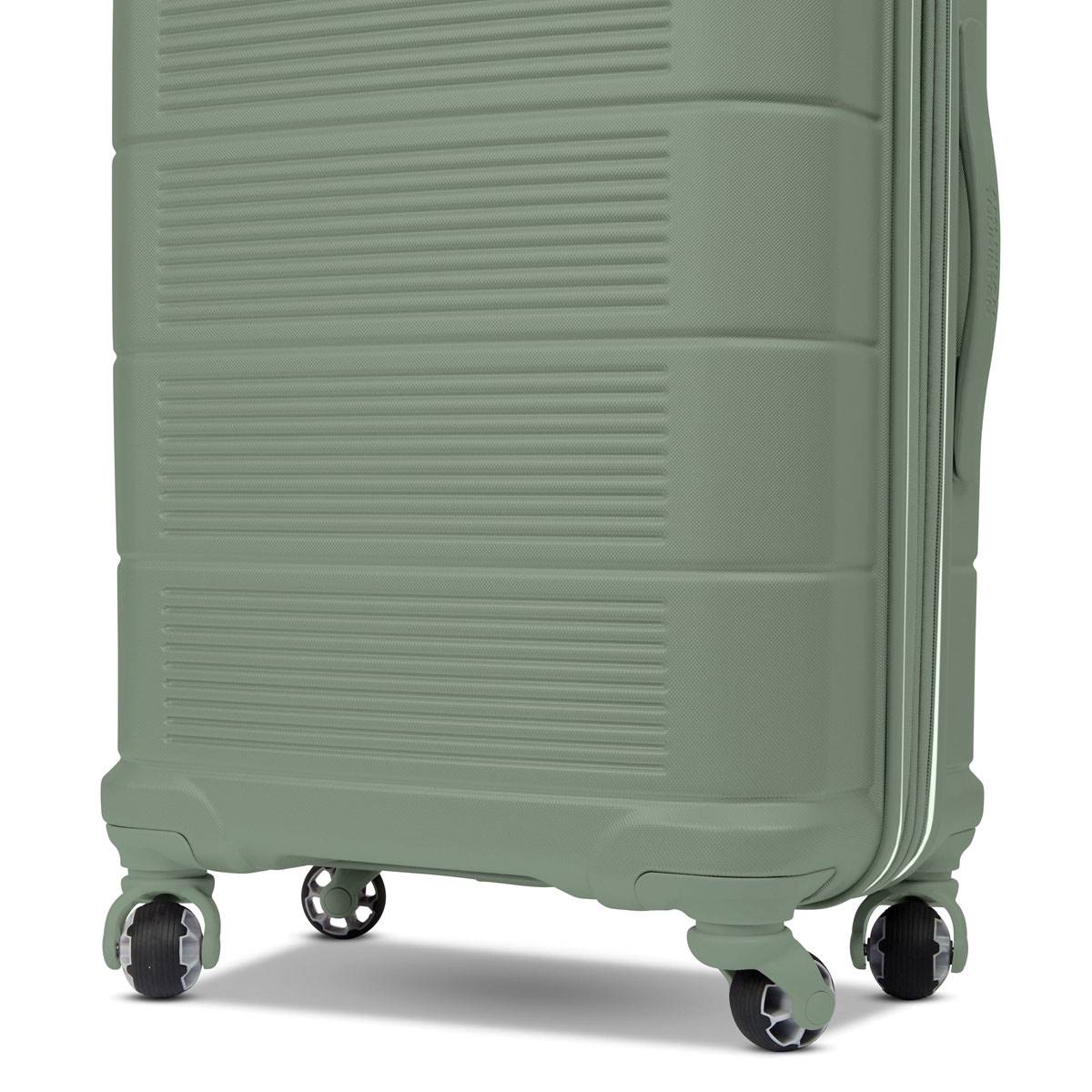 American Tourister Stratum 2.0 20in. Carry-On Luggage