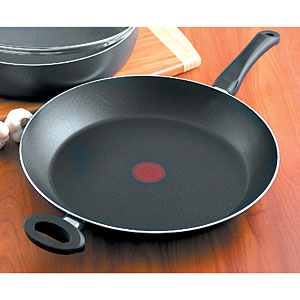 T-Fal(R) 13.25in. Giant Family Fry Pan