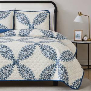 Cannon Abigail 180 Thread Count Medallion Reversible Quilt Set alternate view