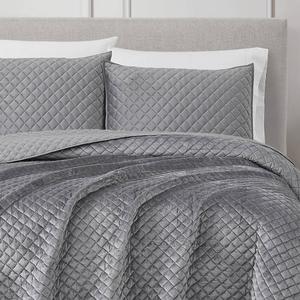 Royal Velvet Diamond Velvet 3pc. Quilt Set alternate view