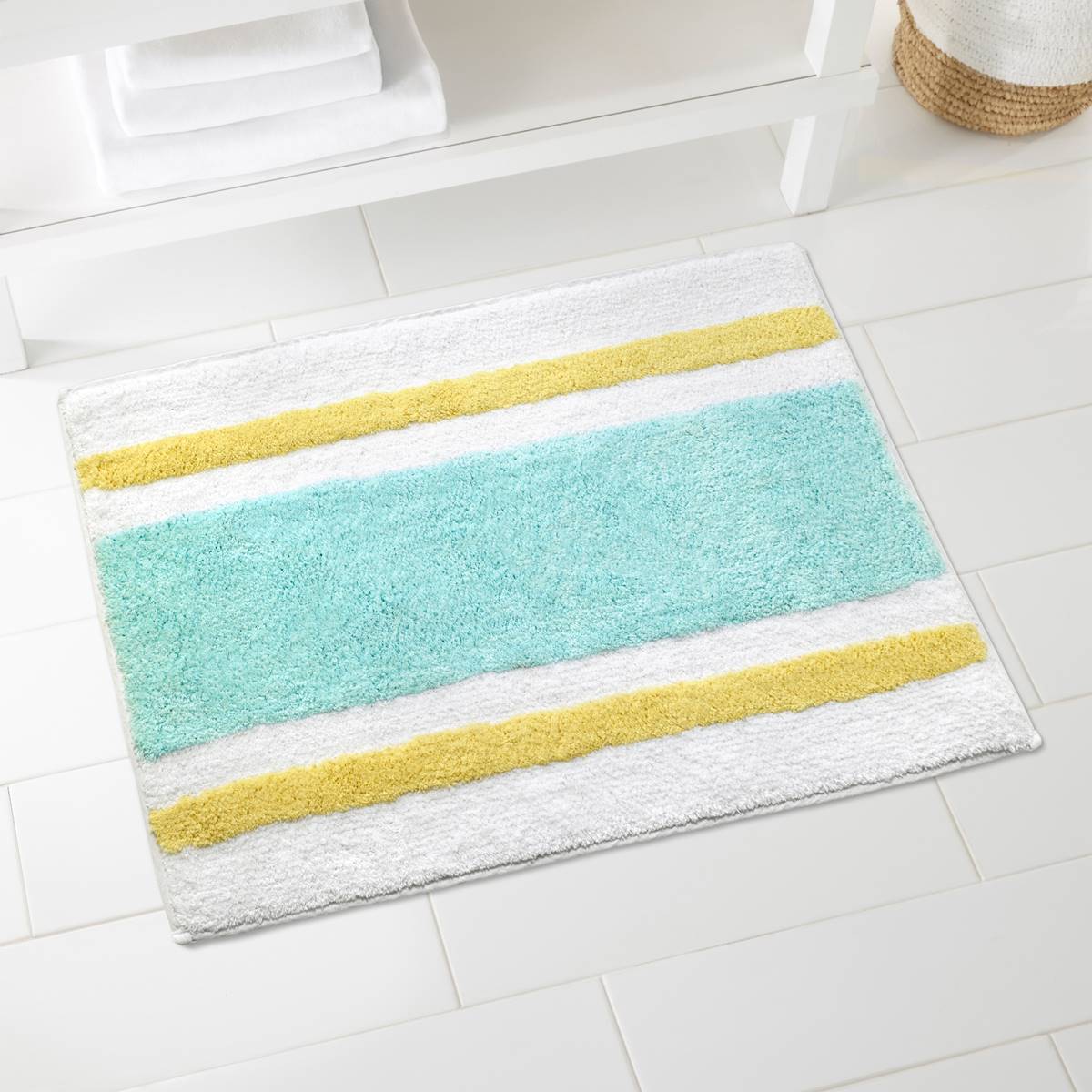 IZOD(R) Clubhouse Stripe Bath Rug