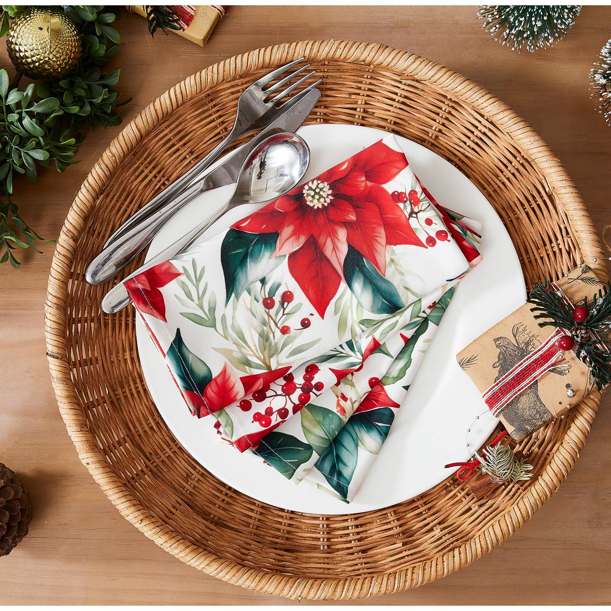 Avanti Poinsettia Holiday Napkins - Set Of 4