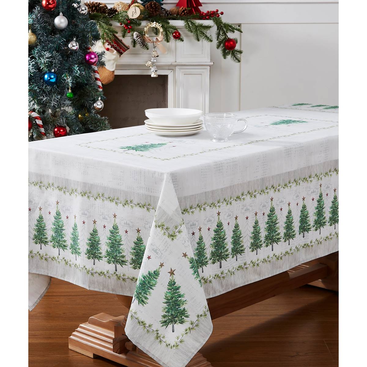 Avanti Trees Holiday Tablecloth