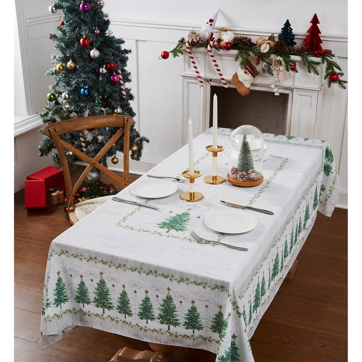 Avanti Trees Holiday Tablecloth