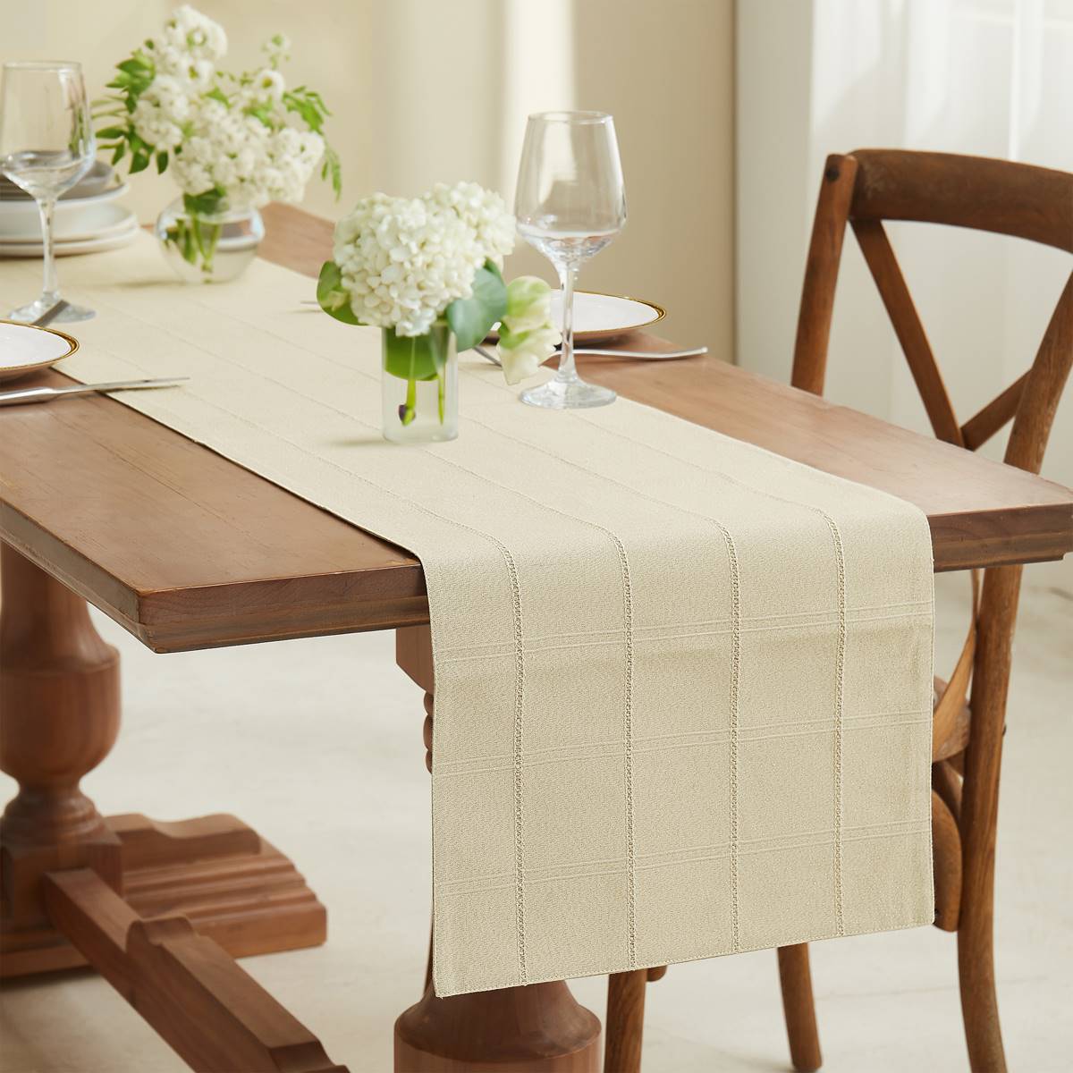 IZOD(R) Chadwick Lurex Table Runner