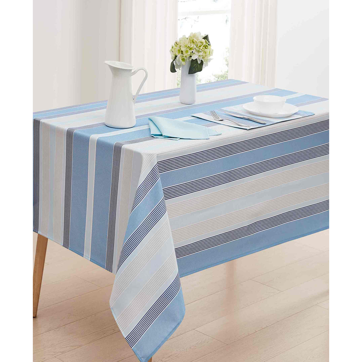 IZOD(R) Breakers Stripe Tablecloth