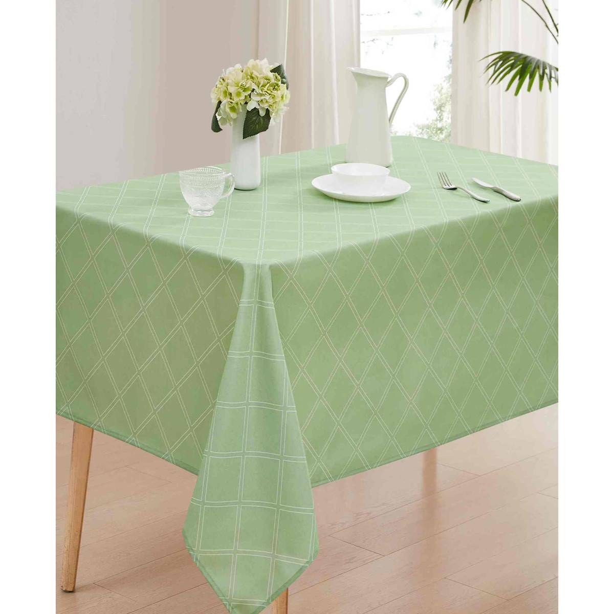 IZOD(R) Harbor Trellis Tablecloth