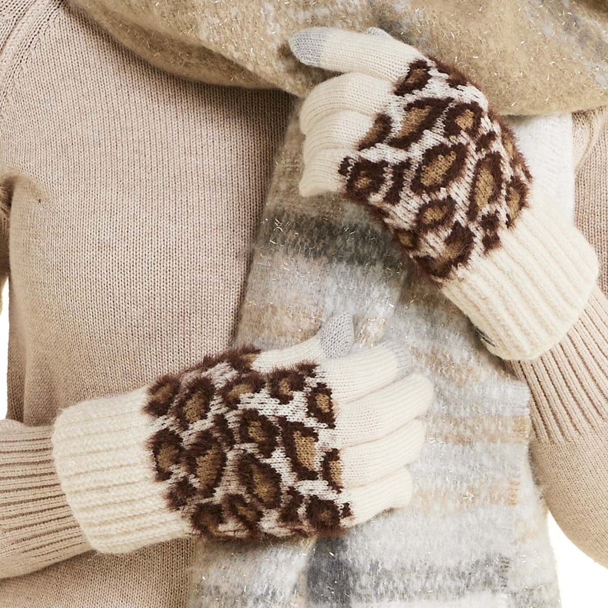 Womens Steve Madden Leopard Knit Gloves