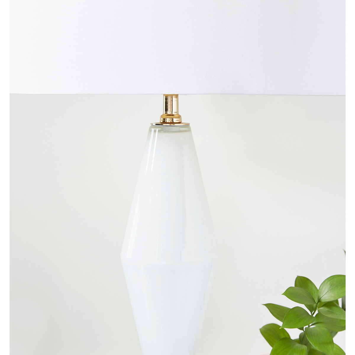 9th & Pike(R) Gold Glass Transitional Table Lamp