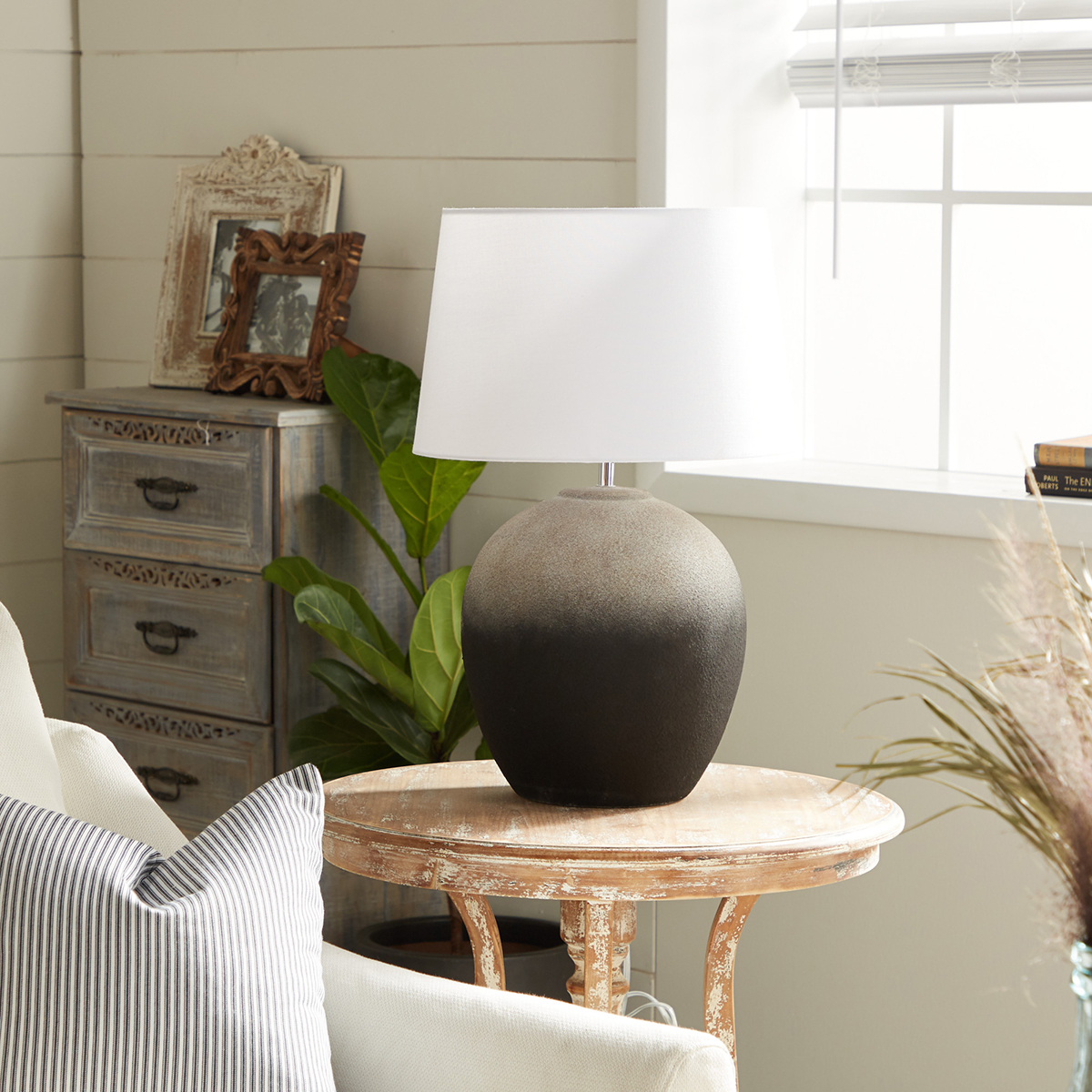 9th & Pike(R) Black Round Ceramic Transitional Table Lamp