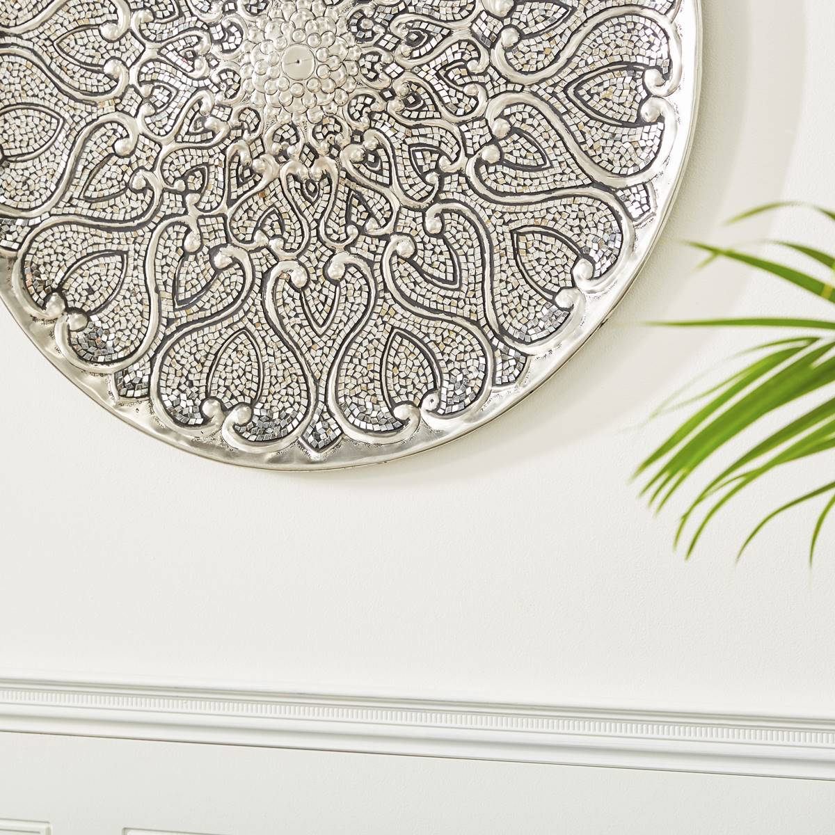 9th & Pike(R) Glam Ornamental Round Metallic Wall Decor