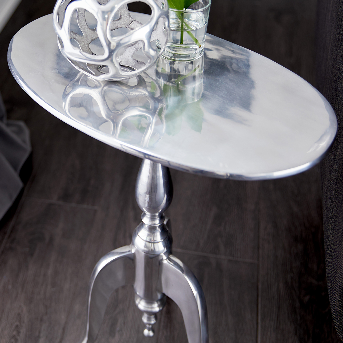 9th & Pike(R) Silver Aluminum Oval Traditional Accent Table