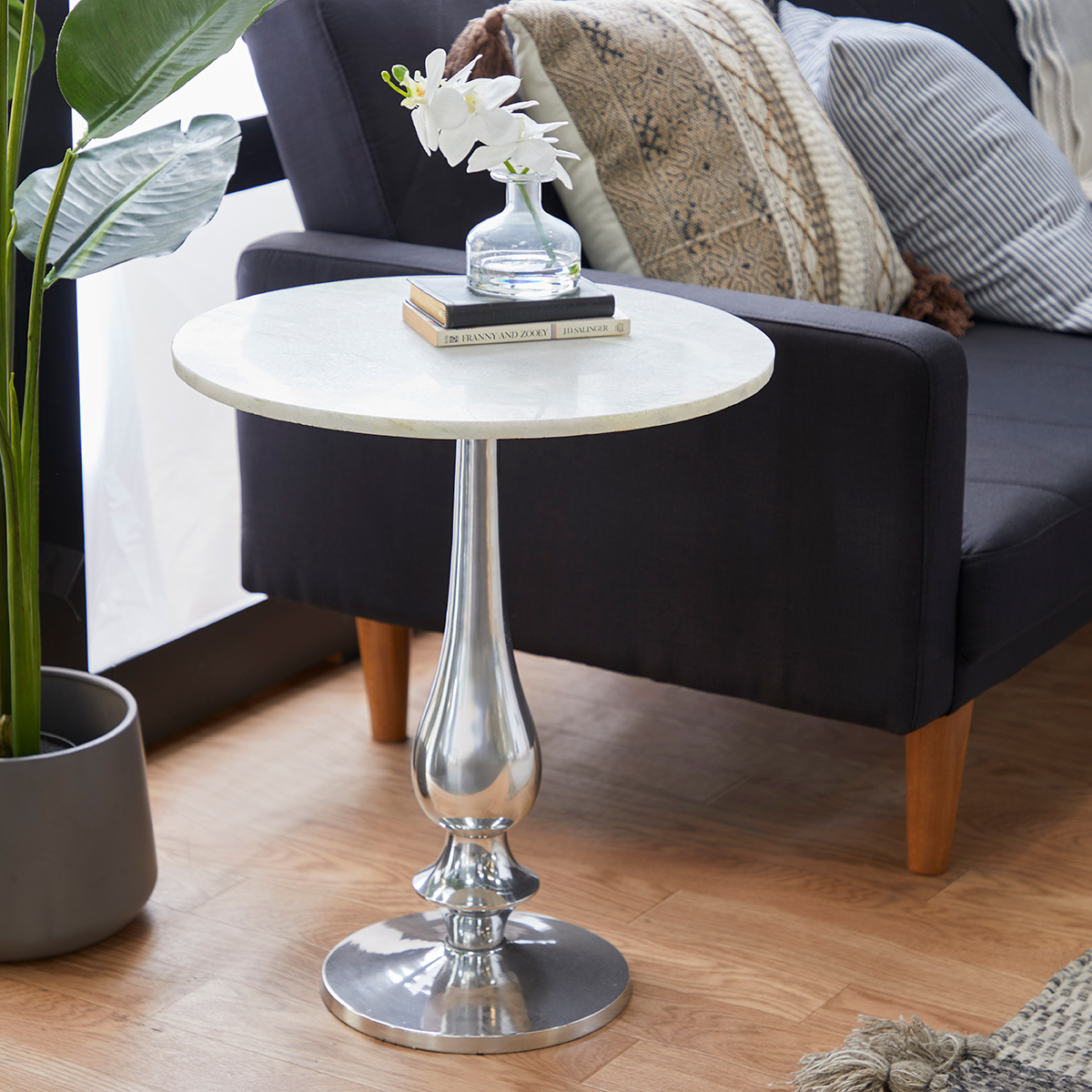 9th & Pike(R) Traditional Round Marble Accent Table