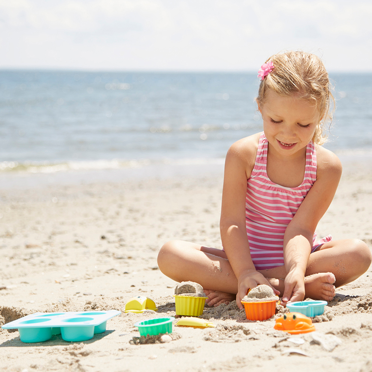 Melissa & Doug(R) Seaside Sidekicks Sand Cupcake Set