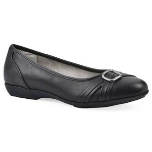 Womens Cliffs by White Mountain Calming Flats
