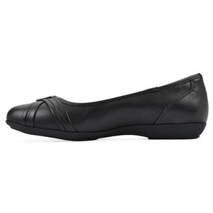 Womens Cliffs by White Mountain Calming Flats alternate view