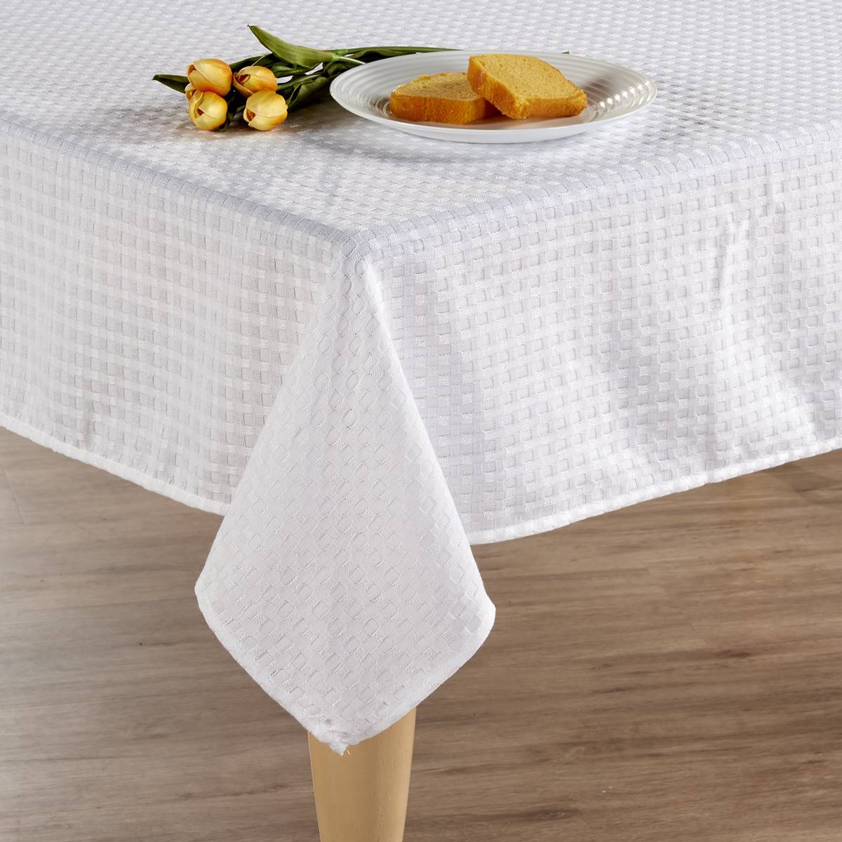 Laura Ashley(R) Elmont Tablecloth