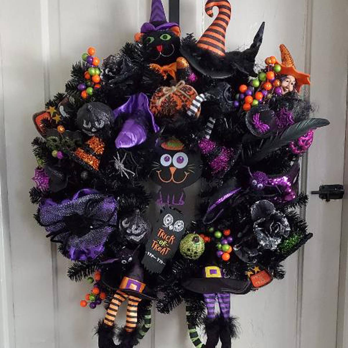 Northlight Seasonal 24in. Black Colorado Spruce Halloween Wreath