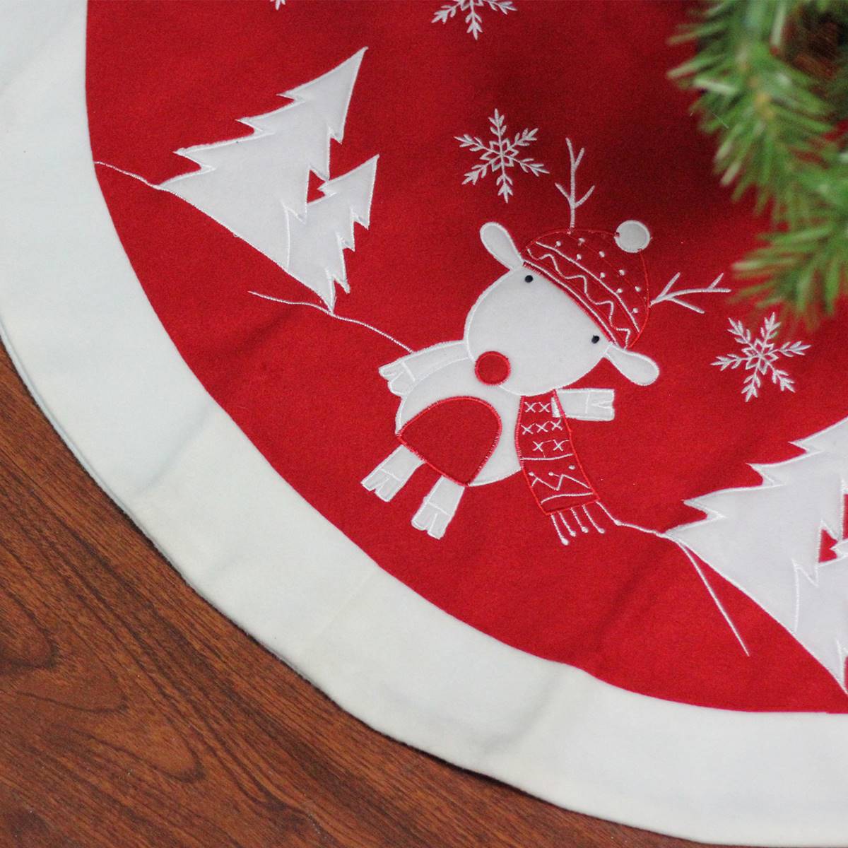 Northlight Seasonal 46in. Winter Reindeer Embroidered Tree Skirt