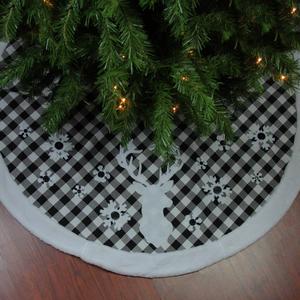 Northlight 48in. Plaid Rustic Tree Skirt alternate view