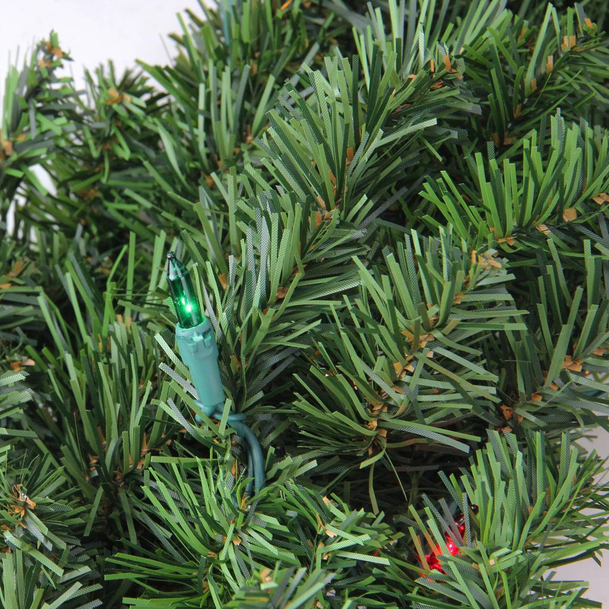 Northlight Seasonal 24in. Multi Canadian Pine Christmas Wreath