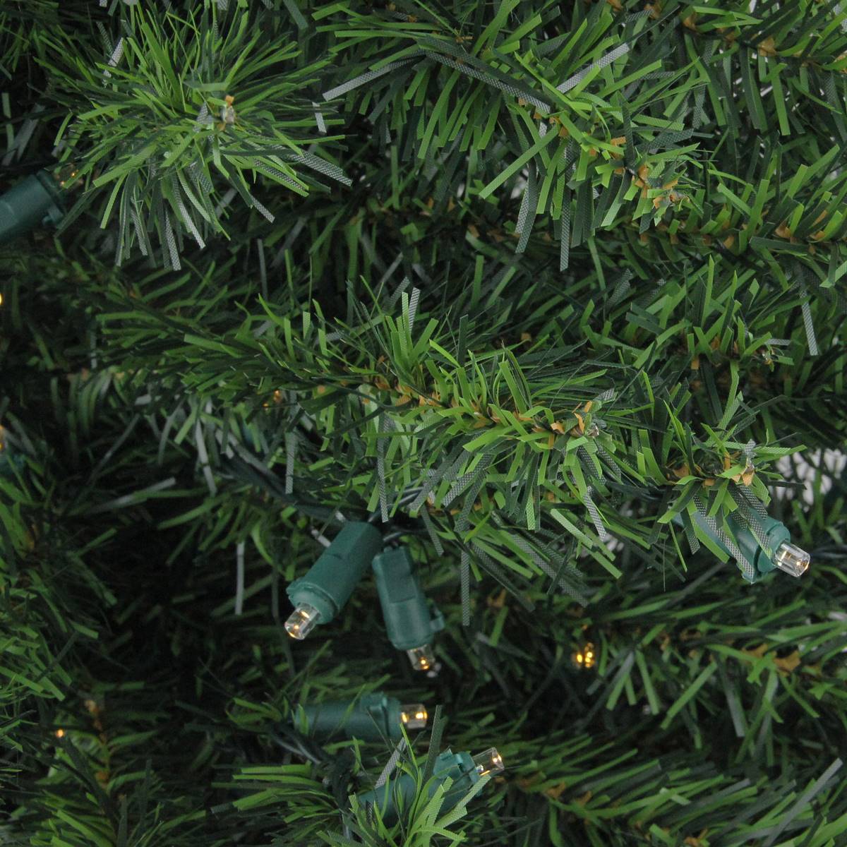 Northlight Seasonal 30in. LED Candadian Pine Christmas Wreath