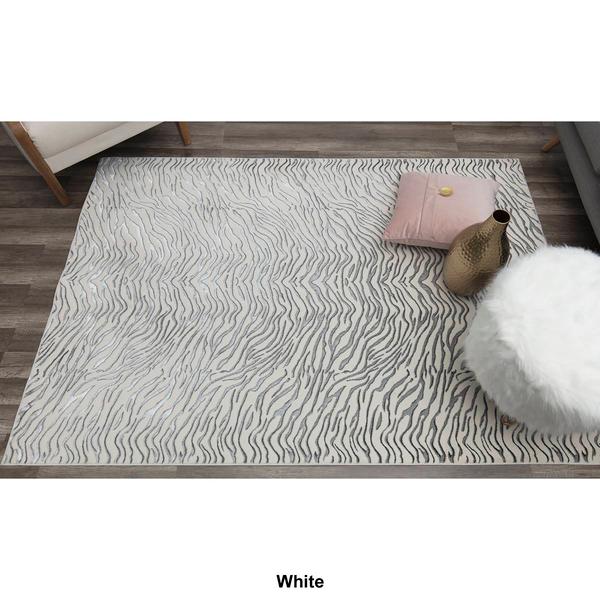 CosmoLiving by Cosmopolitan(tm) Hazel Tiger Area Rug alternate view