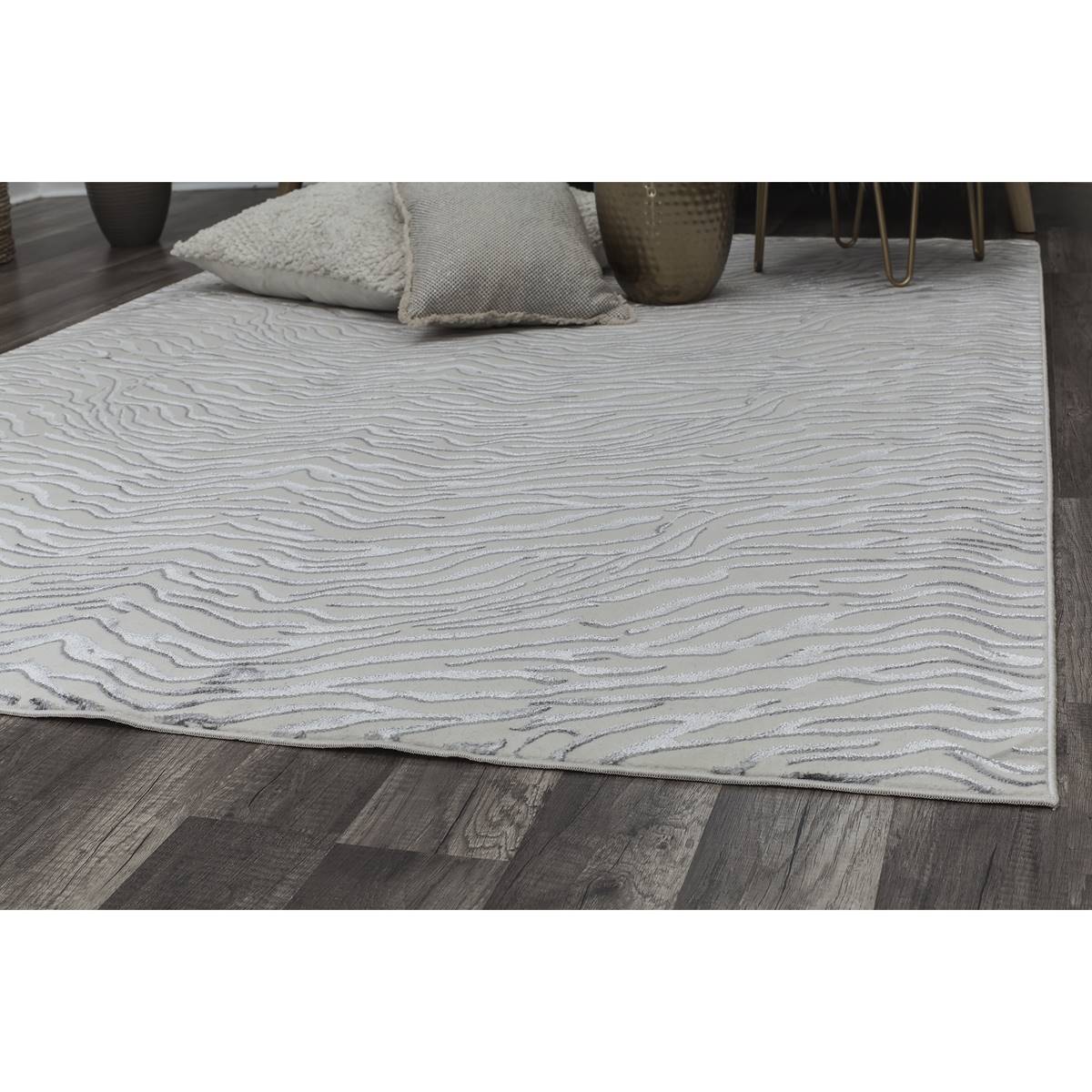 CosmoLiving By Cosmopolitan(tm) Hazel Tiger Area Rug