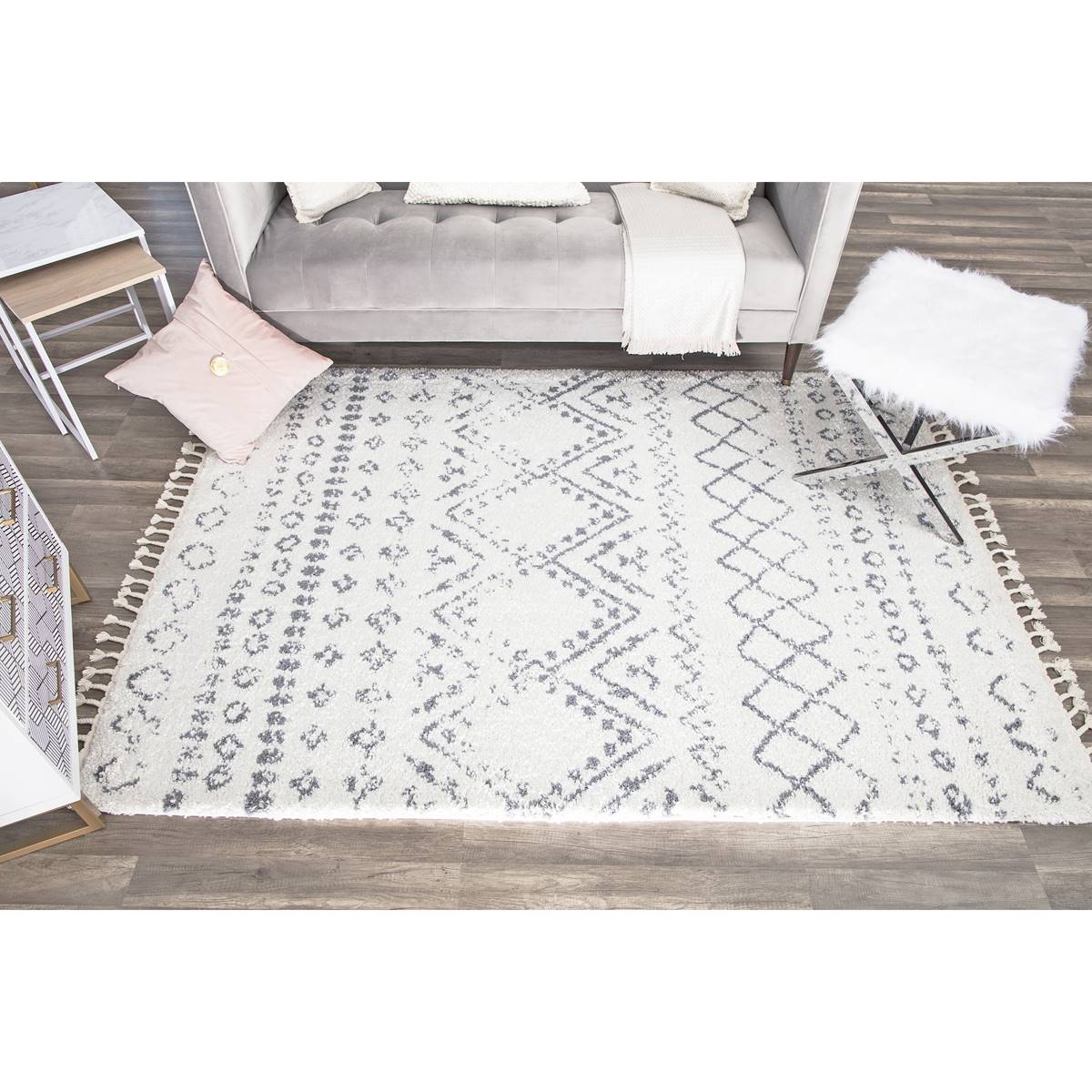 CosmoLiving By Cosmopolitan(tm) Mason Shag Tribal Area Rug