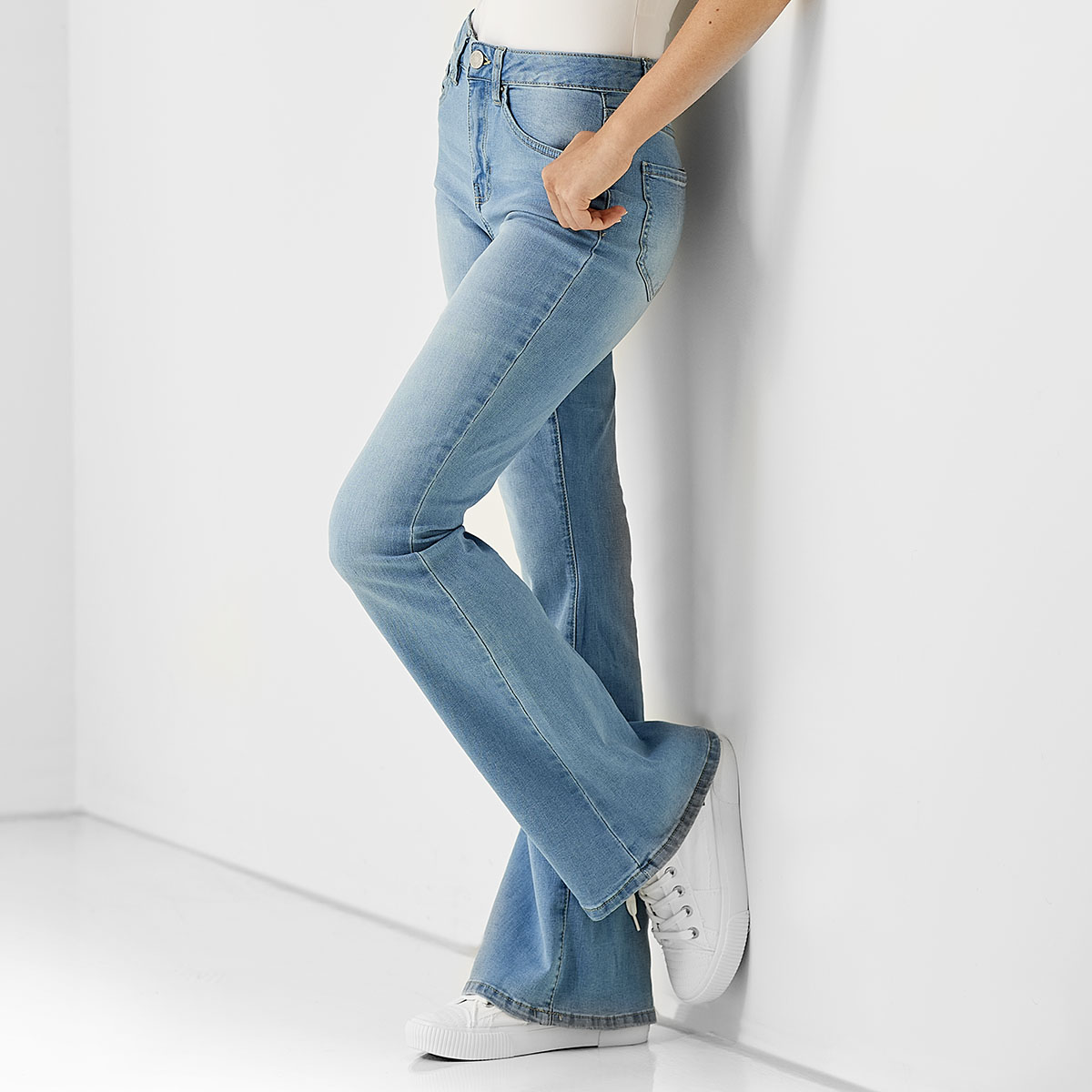 Juniors YMI(R) Basic 5 Pocket One Button Flare Jeans