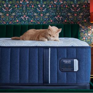 Stearns & Foster(R) Estate Medium Tight Top Mattress alternate view