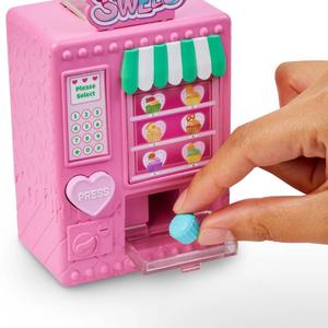Pretty Sweets Chole Cupcake Doll alternate view