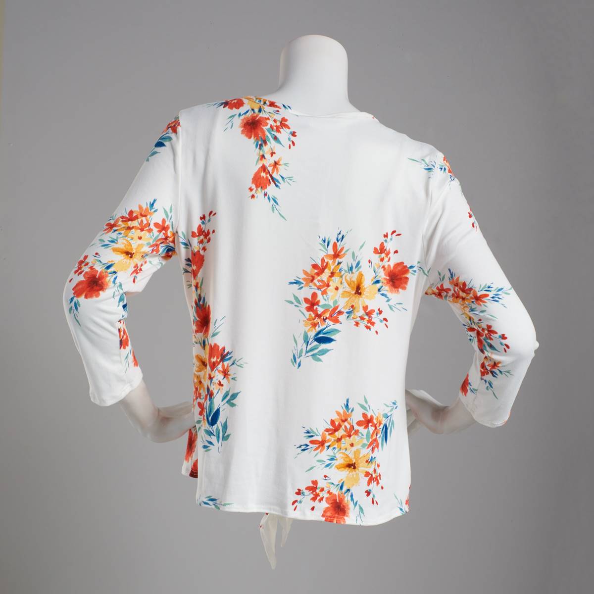 Womens C'est La Vie 3/4 Sleeve Button Detailed Floral Top