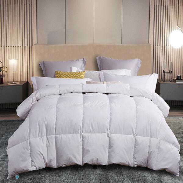 Blue Ridge Martha Stewart 250 TC White Feather And Down Comforter
