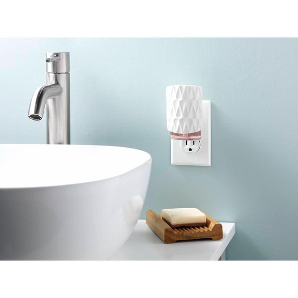 Yankee Candle(R) Pink Sands(tm) ScentPlug(R) Diffuser Kit alternate view
