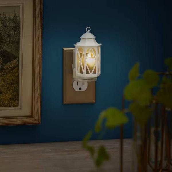Yankee Candle(R) Spring Lantern Base alternate view