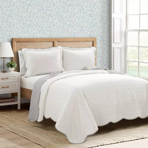 Coastal Chic Scallop Reversible Cotton 3pc. Quilt Set