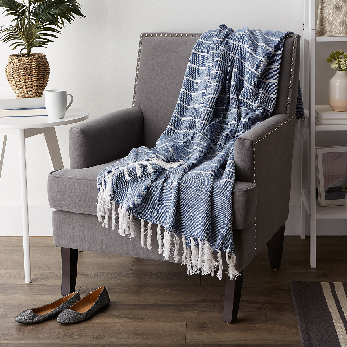 DII(R) Thin Stripe Throw - 50x60