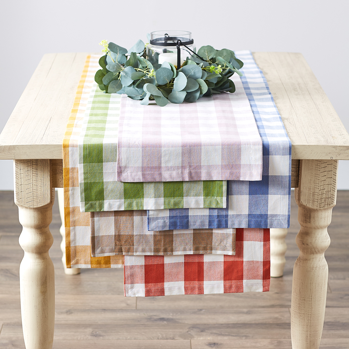 DII(R) Design Imports Buffalo Check Table Runner