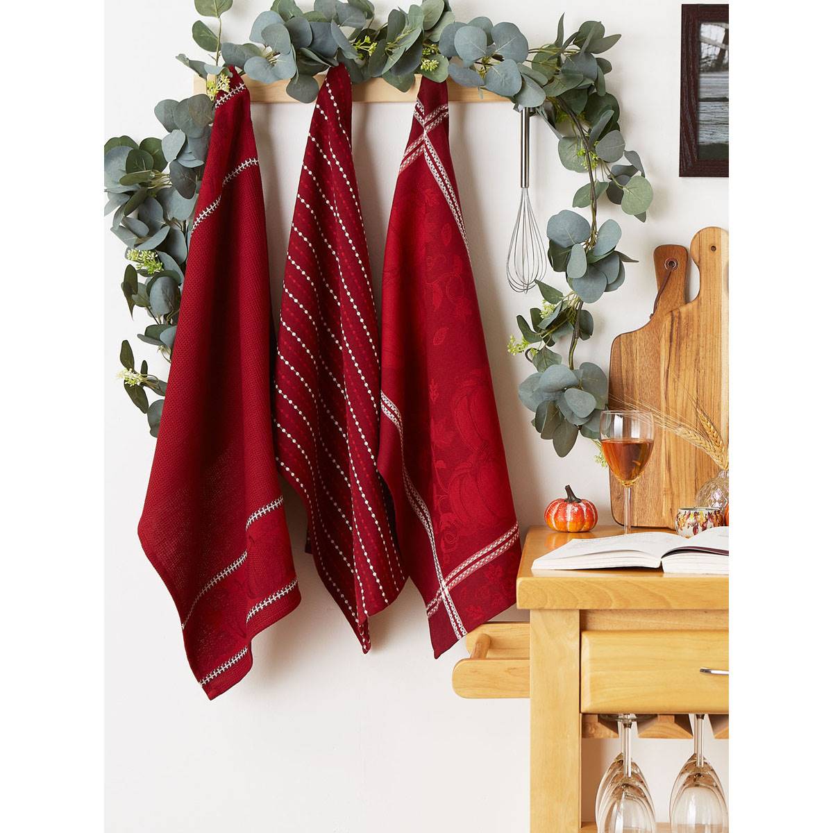 DII(R) Redwood Harvest Embellished Kitchen Towel Set Of 3