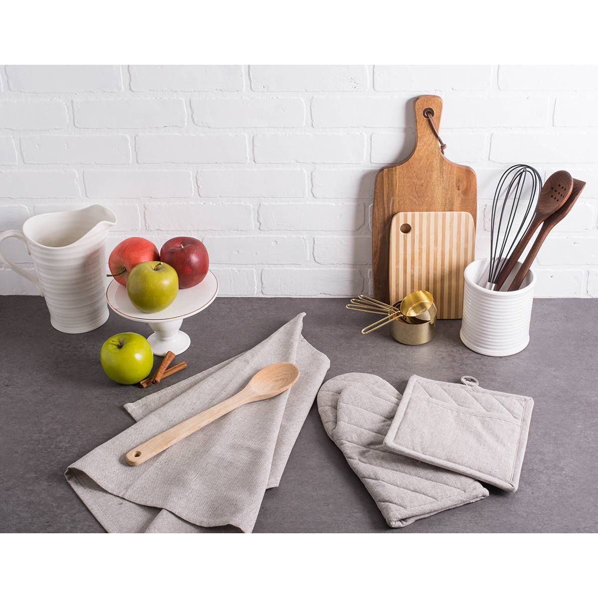 DII(R) Solid Chambray Oven Mitt Set Of 2